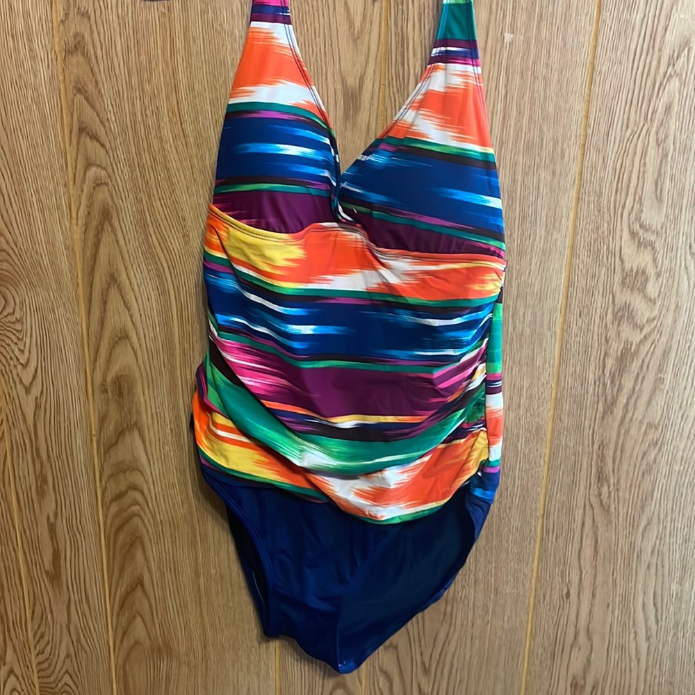 EUC Ralph Lauren One Piece bathing suit. No stains or snags.